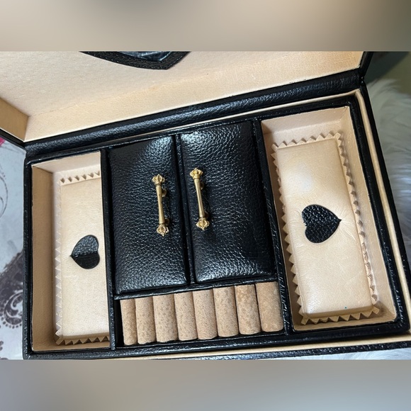 Juicy Couture Train Case - Picture 13 of 16